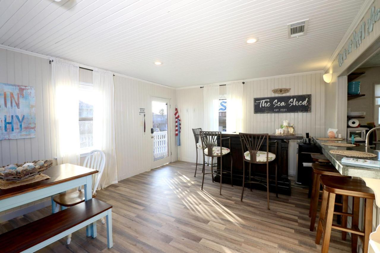 גלווסטון One-Of-A-Kind Beach Home With Lounge Bar Game Room מראה חיצוני תמונה